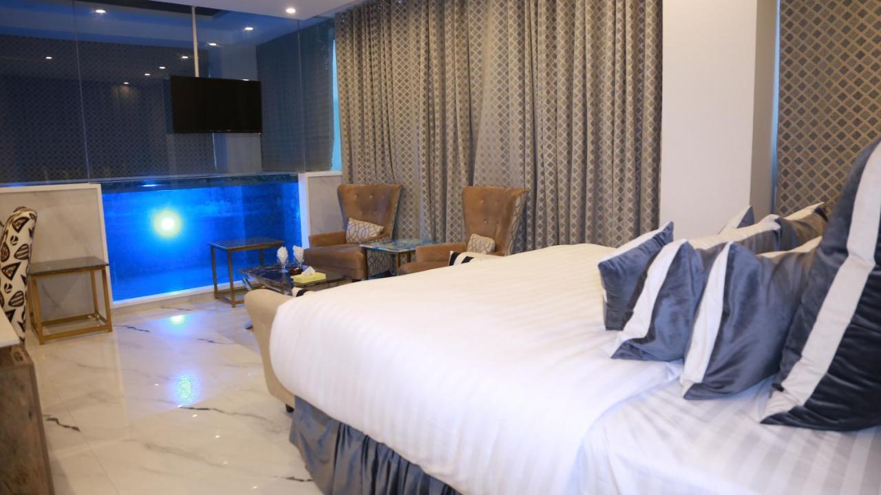 Hilton Suites Лахор Экстерьер фото