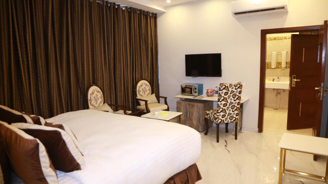 Hilton Suites Лахор Экстерьер фото