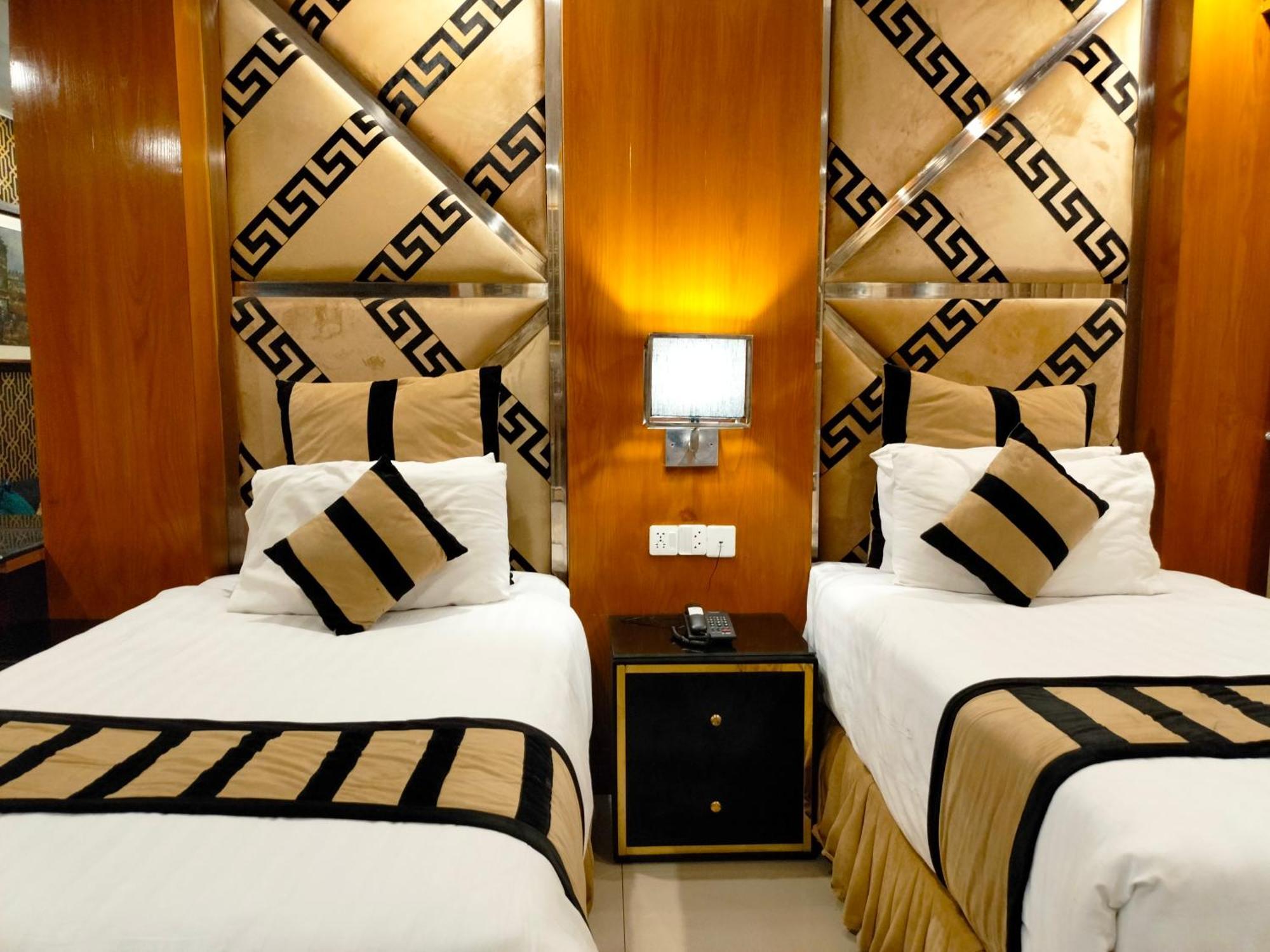 Hilton Suites Лахор Экстерьер фото