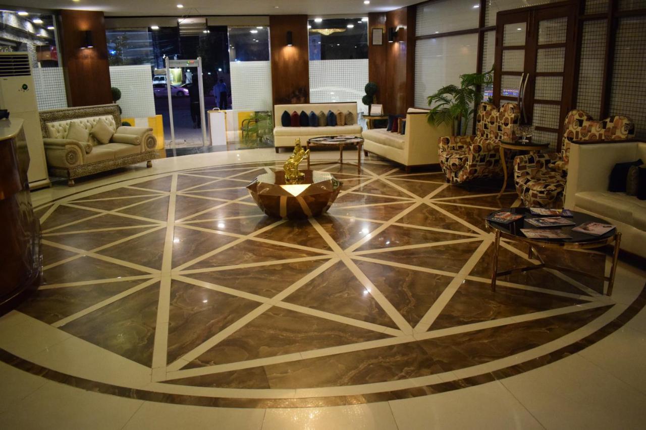 Hilton Suites Лахор Экстерьер фото